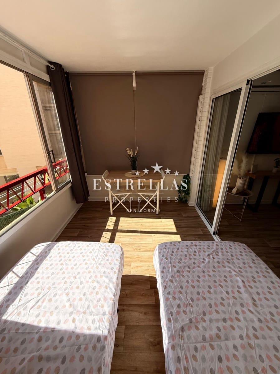 1 soveværelse Lejlighed til salg i Benidorm med swimmingpool - € 146.000 (Ref: 9150720)