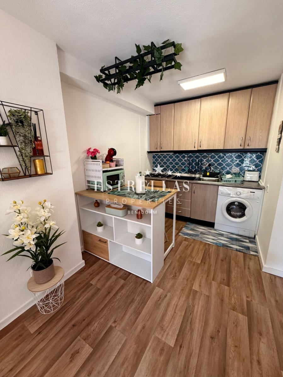 1 soveværelse Lejlighed til salg i Benidorm med swimmingpool - € 146.000 (Ref: 9150720)