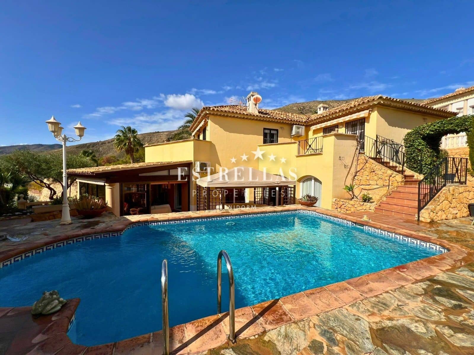 4 sypialnia Willa na sprzedaż w Finestrat z basenem garażem - 584 000 € (Ref: 9164358)