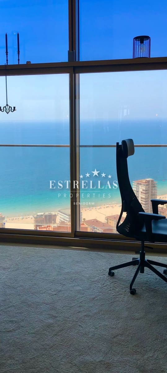 2 soverom Leilighet til salgs i Benidorm med svømmebasseng garasje - € 575 000 (Ref: 9164533)