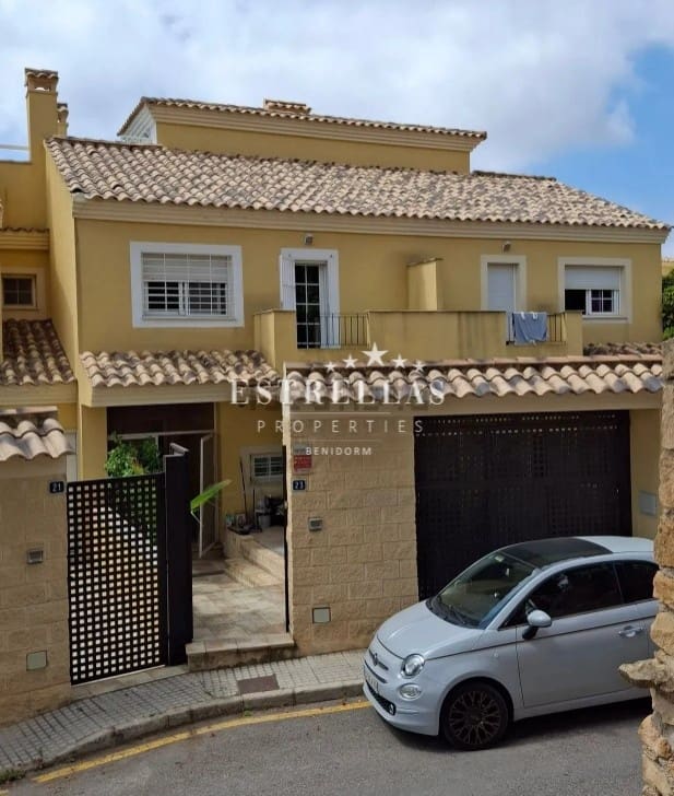 4 soveværelse Bungalow til salg i La Nucia med swimmingpool - € 375.000 (Ref: 9172188)