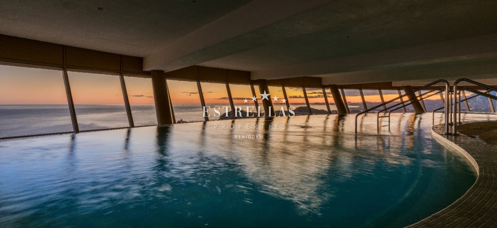 2 soverom Leilighet til salgs i Benidorm med svømmebasseng garasje - € 750 000 (Ref: 9186248)