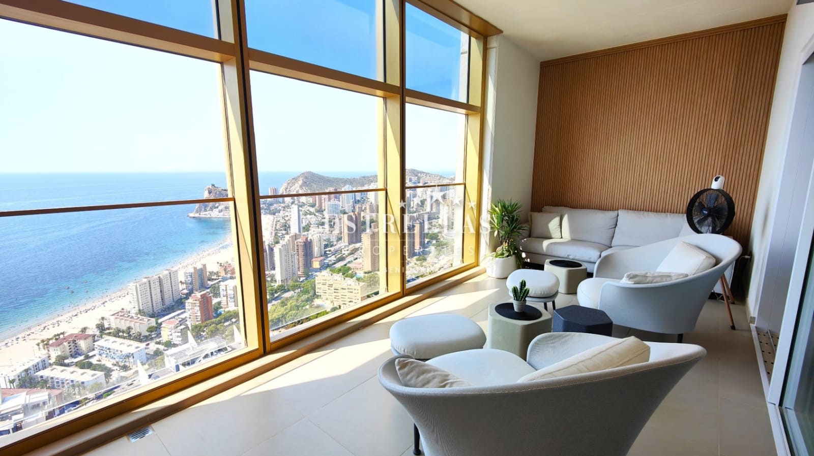 2 soverom Leilighet til salgs i Benidorm med svømmebasseng garasje - € 750 000 (Ref: 9186248)