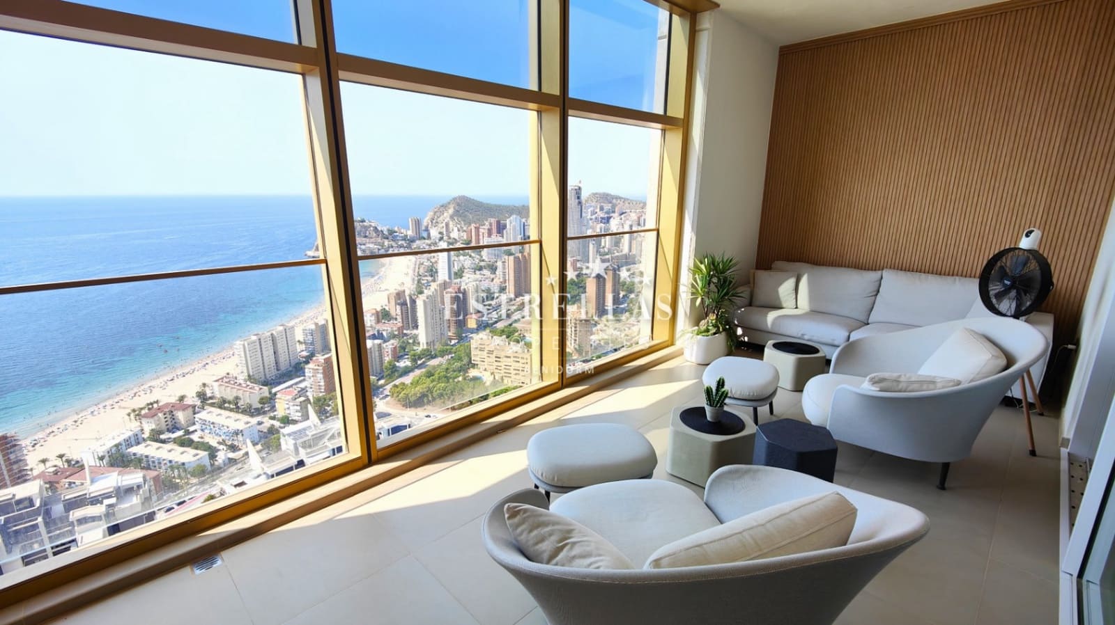 2 soverom Leilighet til salgs i Benidorm med svømmebasseng garasje - € 750 000 (Ref: 9186248)