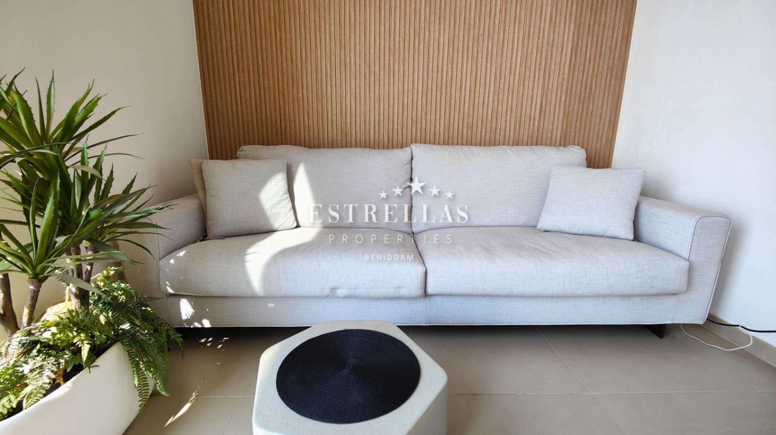 2 soverom Leilighet til salgs i Benidorm med svømmebasseng garasje - € 750 000 (Ref: 9186248)