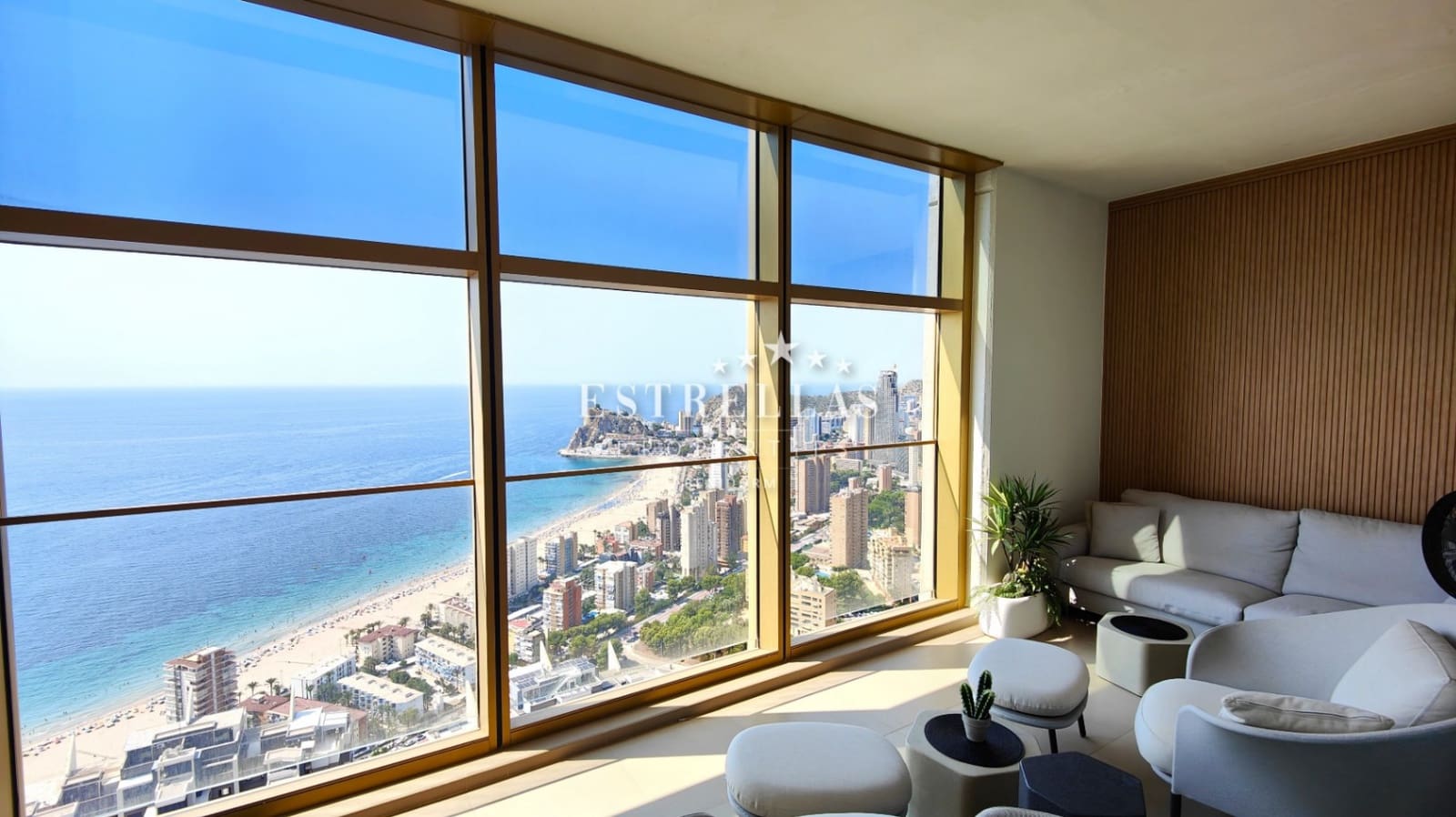 2 soverom Leilighet til salgs i Benidorm med svømmebasseng garasje - € 750 000 (Ref: 9186248)