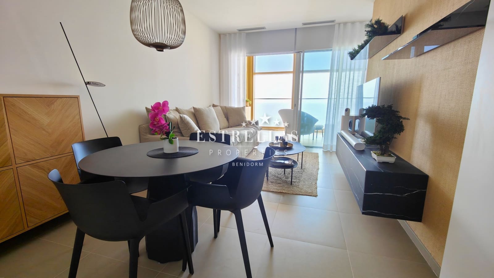 2 soverom Leilighet til salgs i Benidorm med svømmebasseng garasje - € 750 000 (Ref: 9186248)