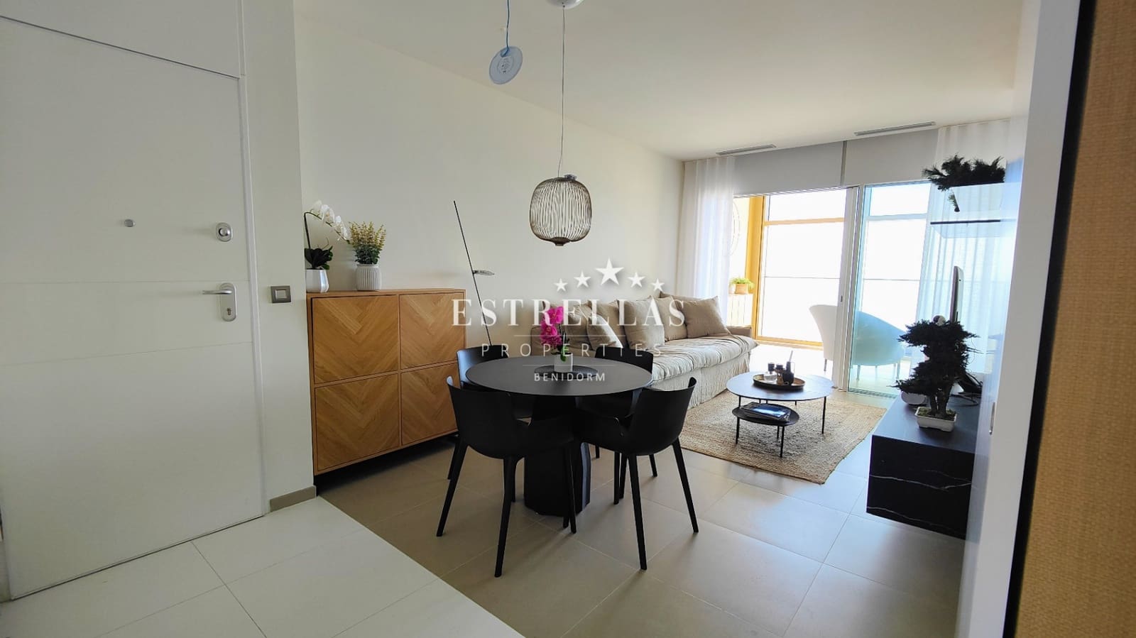 2 soverom Leilighet til salgs i Benidorm med svømmebasseng garasje - € 750 000 (Ref: 9186248)