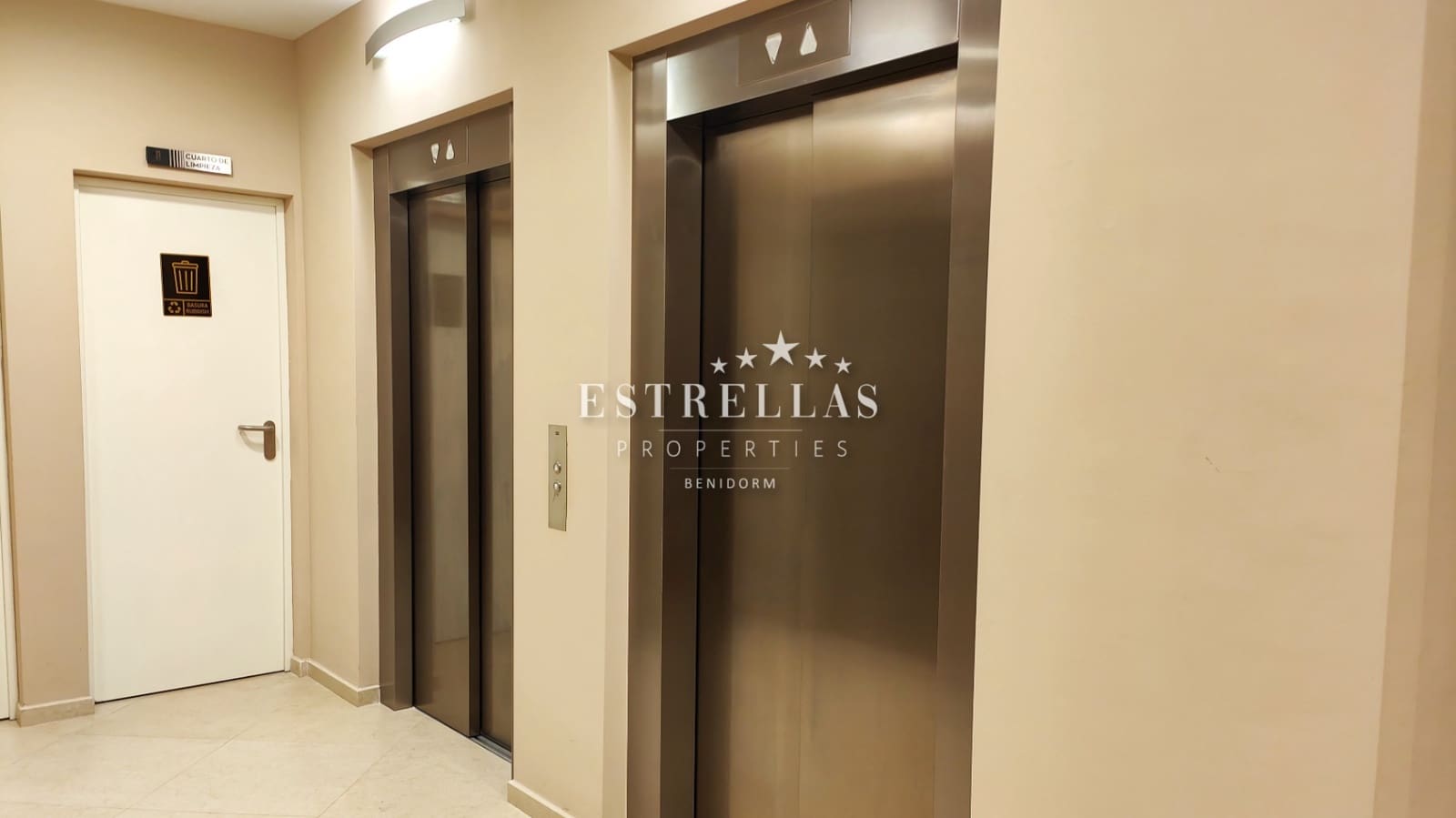 2 soverom Leilighet til salgs i Benidorm med svømmebasseng garasje - € 750 000 (Ref: 9186248)