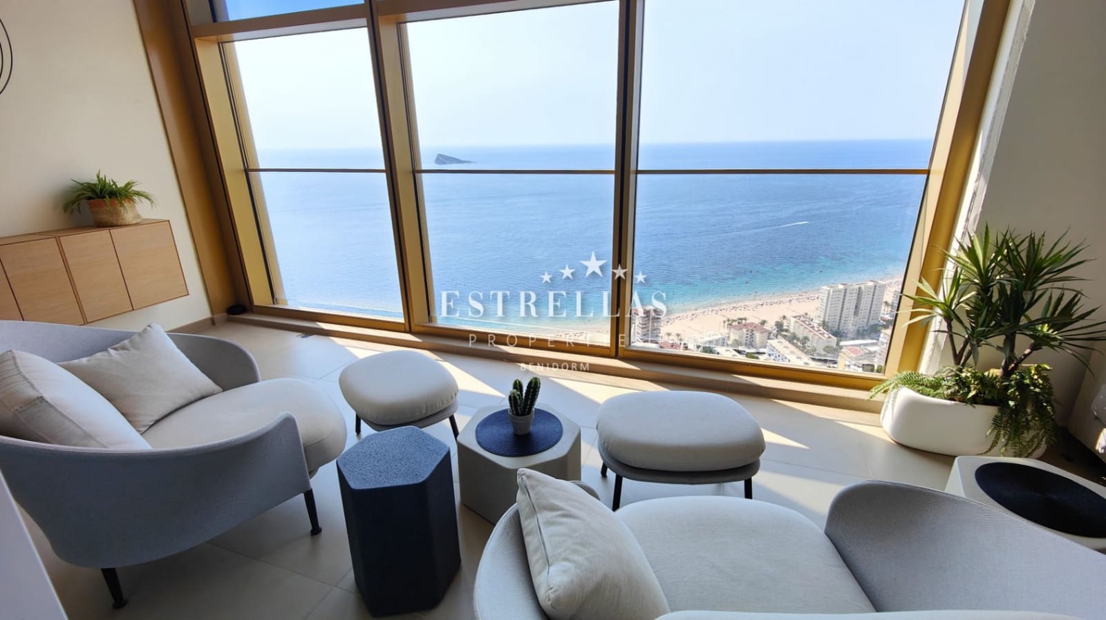 2 soverom Leilighet til salgs i Benidorm med svømmebasseng garasje - € 750 000 (Ref: 9186248)