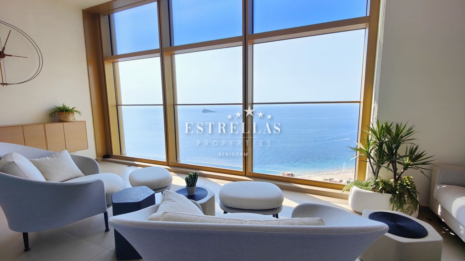 2 soverom Leilighet til salgs i Benidorm med svømmebasseng garasje - € 750 000 (Ref: 9186248)