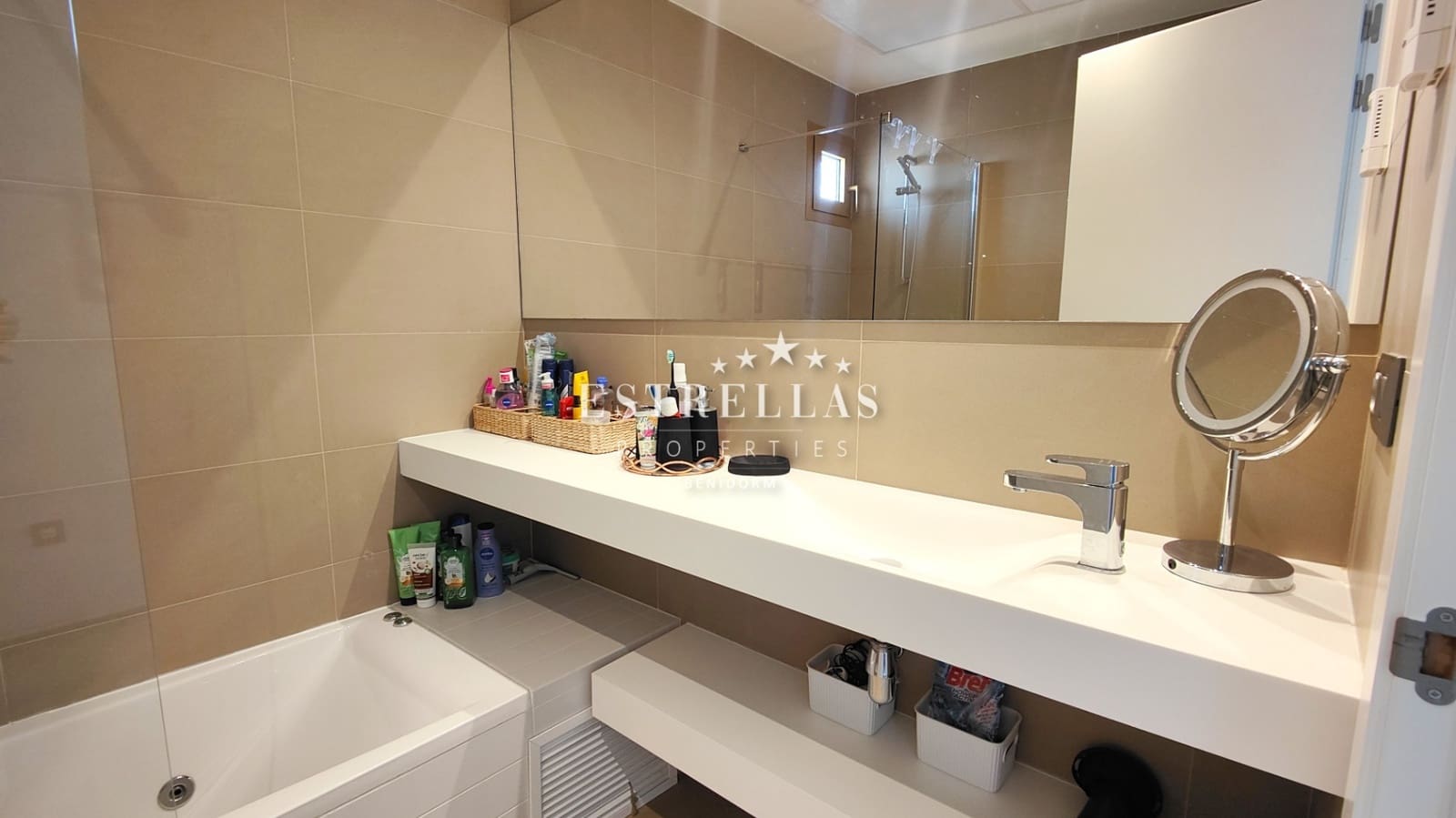 2 soverom Leilighet til salgs i Benidorm med svømmebasseng garasje - € 750 000 (Ref: 9186248)