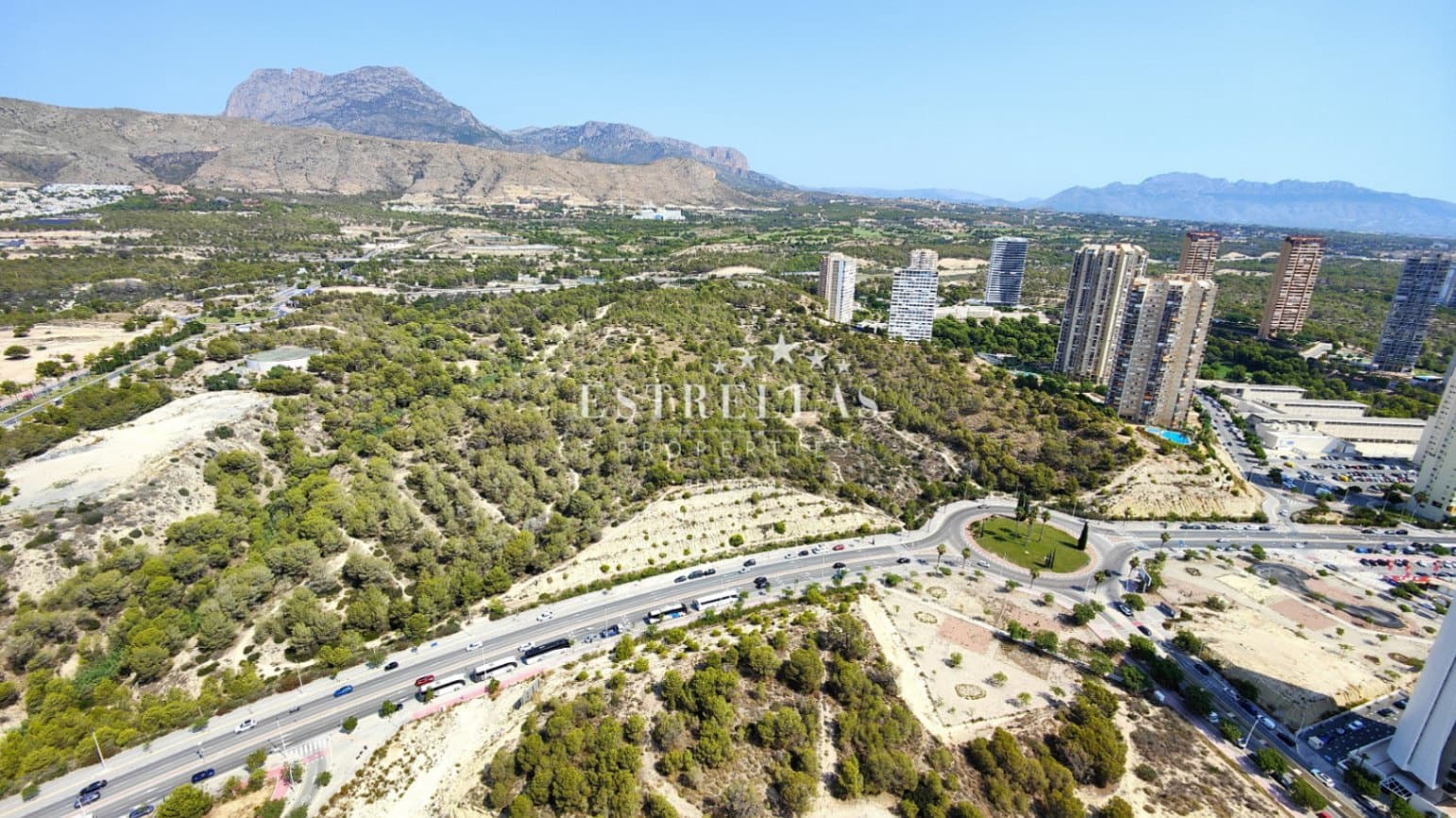 2 soverom Leilighet til salgs i Benidorm med svømmebasseng garasje - € 750 000 (Ref: 9186248)