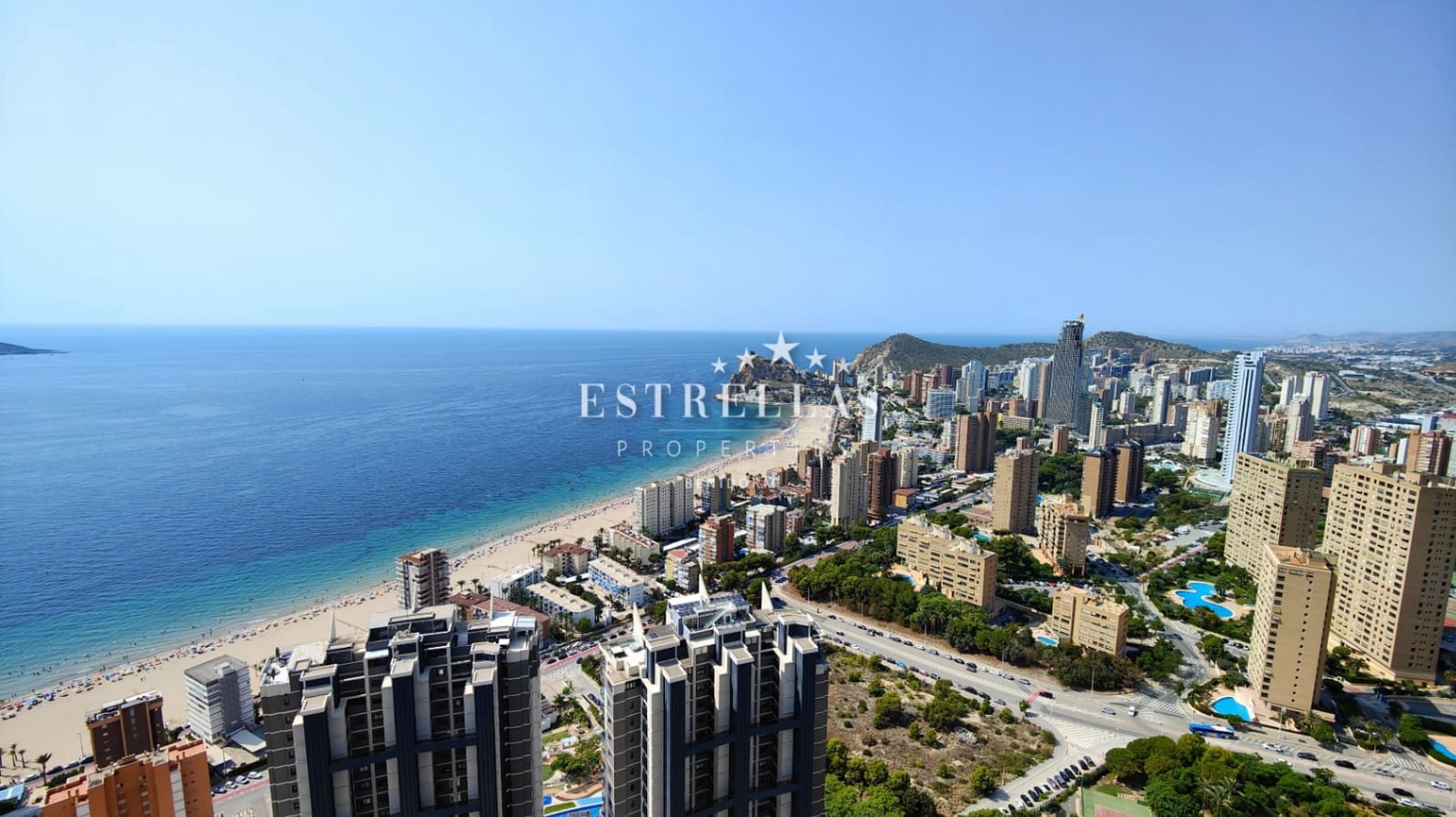 2 soverom Leilighet til salgs i Benidorm med svømmebasseng garasje - € 750 000 (Ref: 9186248)