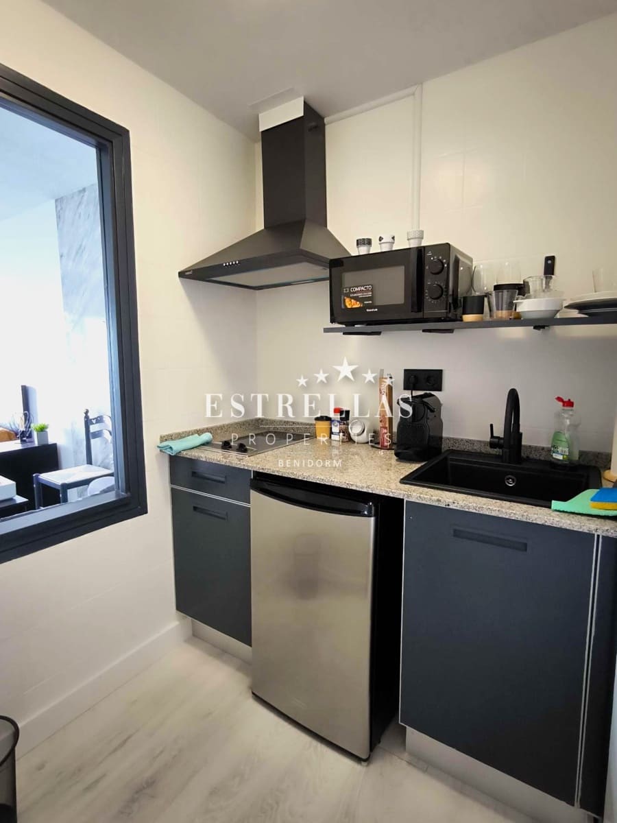 1 soveværelse Lejlighed til salg i Benidorm med swimmingpool garage - € 269.000 (Ref: 9191416)