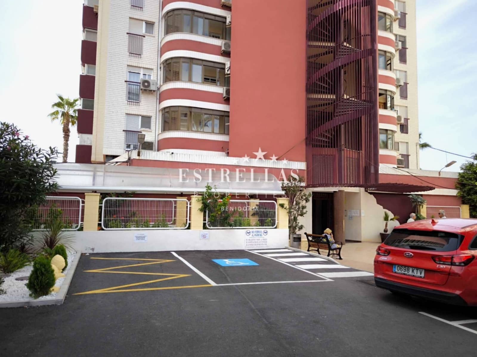 1 soveværelse Lejlighed til salg i Benidorm med swimmingpool garage - € 269.000 (Ref: 9191416)