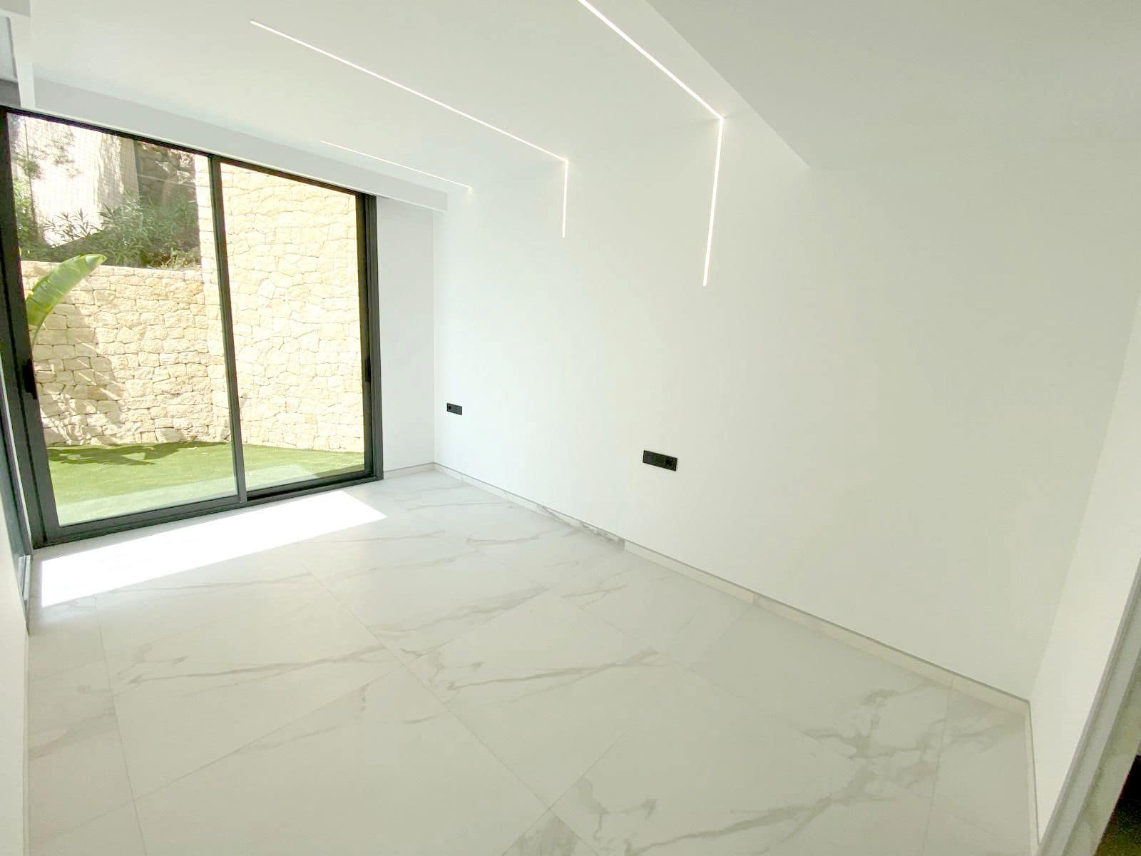 5 bedroom Villa for sale in Altea with pool - € 2,500,000 (Ref: 9223637)