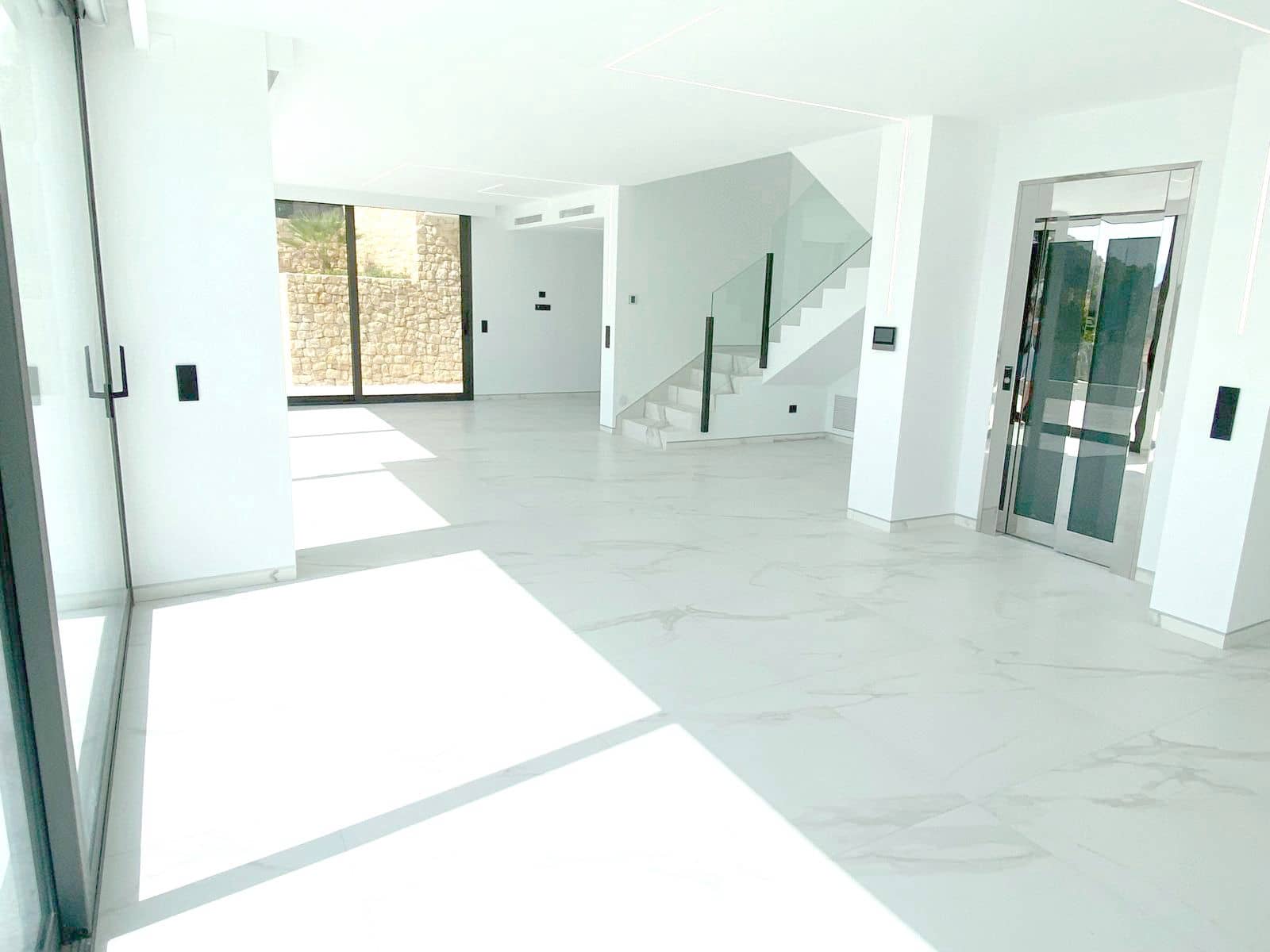 5 bedroom Villa for sale in Altea with pool - € 2,500,000 (Ref: 9223637)