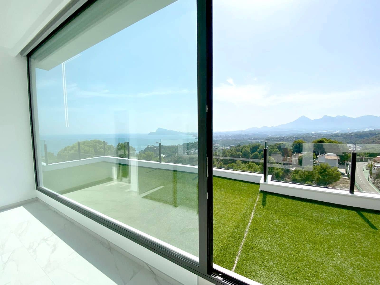 5 bedroom Villa for sale in Altea with pool - € 2,500,000 (Ref: 9223637)