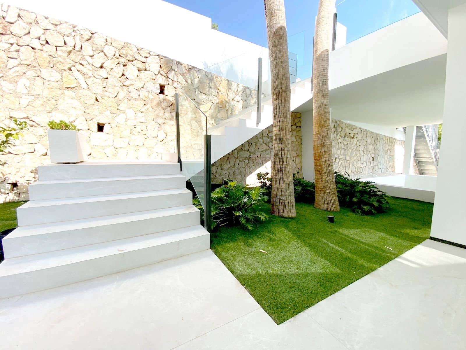 5 bedroom Villa for sale in Altea with pool - € 2,500,000 (Ref: 9223637)