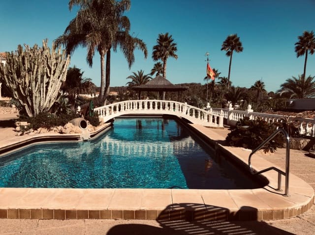 16 soveværelse Villa til salg i Calpe / Calp med swimmingpool - € 1.995.000 (Ref: 9293613)