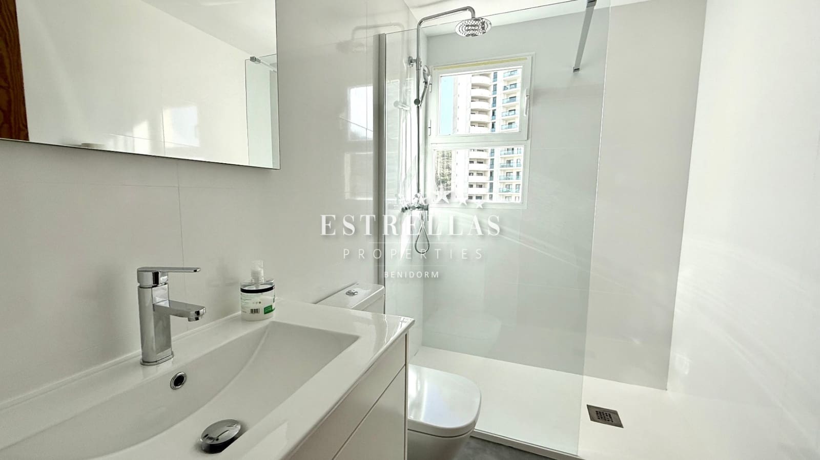 2 soveværelse Lejlighed til salg i Benidorm med swimmingpool garage - € 262.000 (Ref: 9388288)