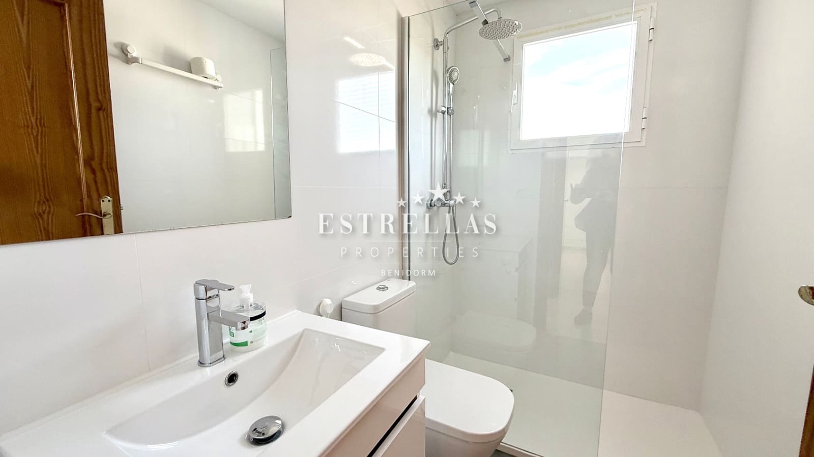 2 soveværelse Lejlighed til salg i Benidorm med swimmingpool garage - € 262.000 (Ref: 9388288)