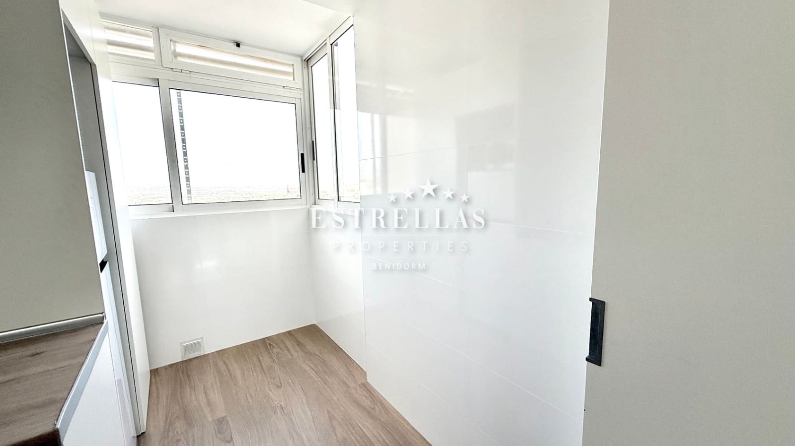 2 soveværelse Lejlighed til salg i Benidorm med swimmingpool garage - € 262.000 (Ref: 9388288)