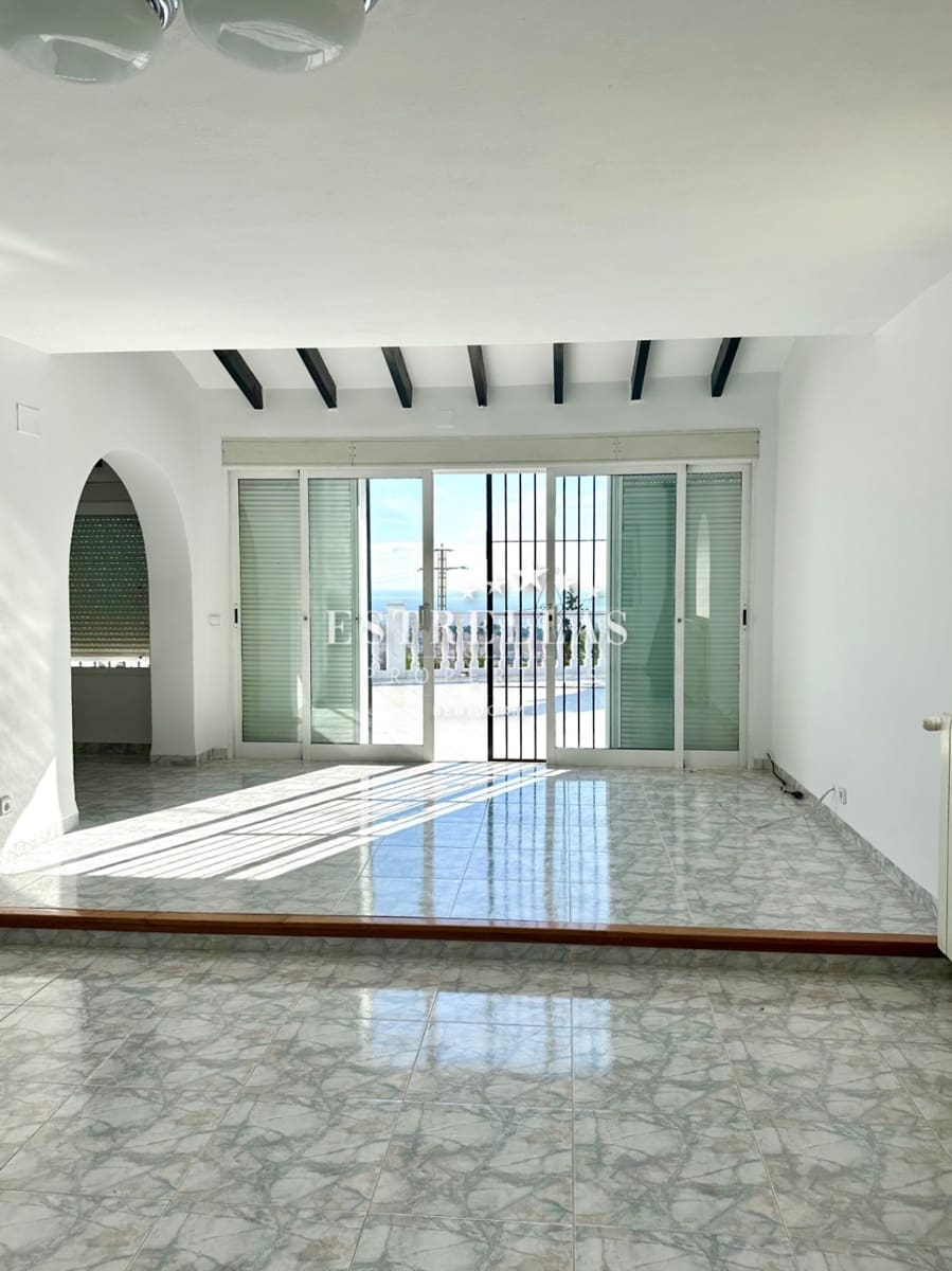 3 sypialnia Willa na sprzedaż w Calpe / Calp z basenem garażem - 450 000 € (Ref: 9393502)