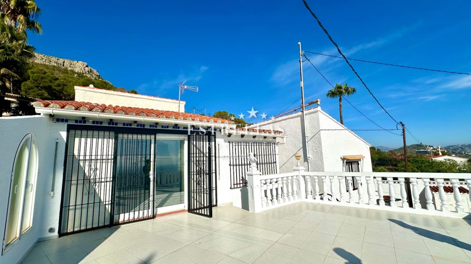 3 sypialnia Willa na sprzedaż w Calpe / Calp z basenem garażem - 450 000 € (Ref: 9393502)