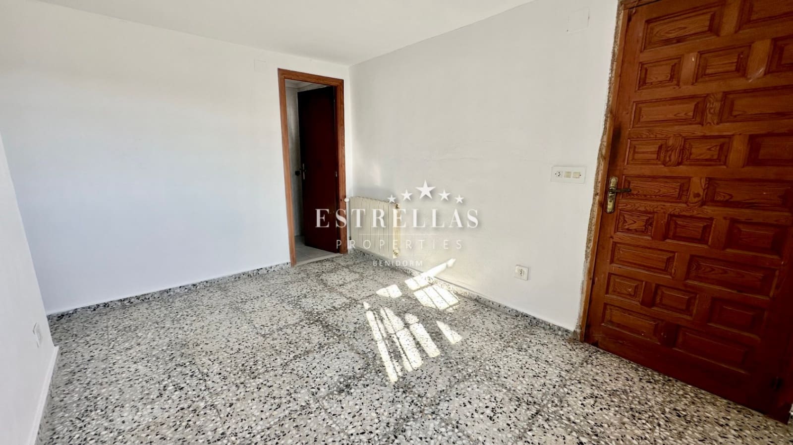 3 sypialnia Willa na sprzedaż w Calpe / Calp z basenem garażem - 450 000 € (Ref: 9393502)