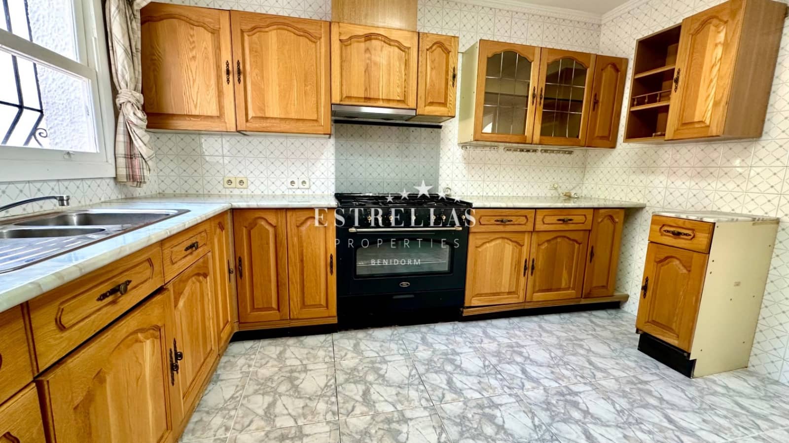 3 sypialnia Willa na sprzedaż w Calpe / Calp z basenem garażem - 450 000 € (Ref: 9393502)