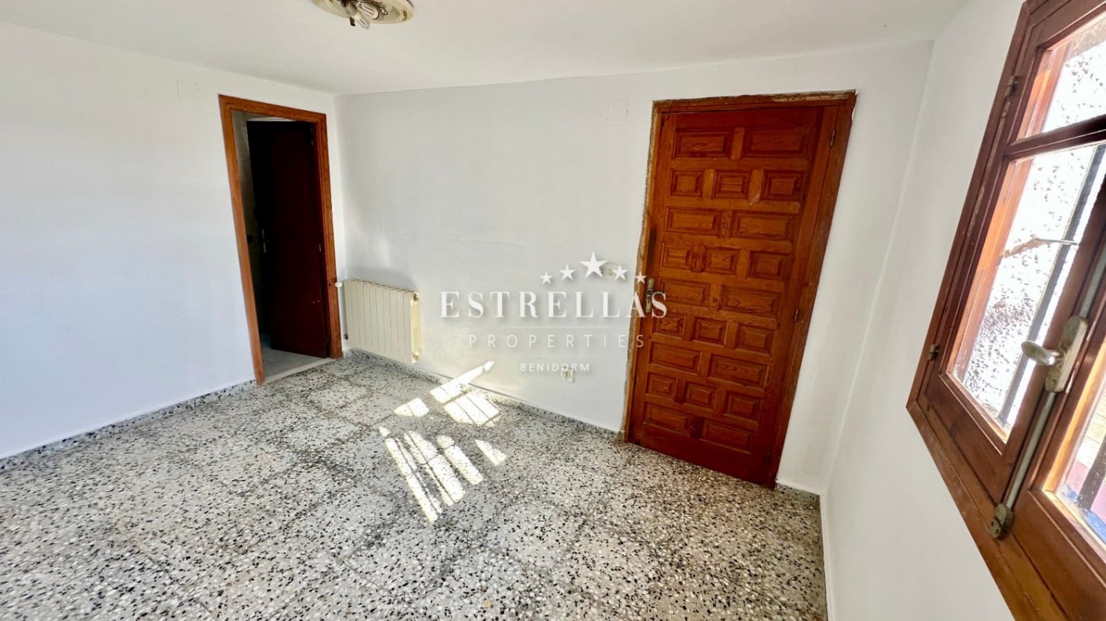 3 sypialnia Willa na sprzedaż w Calpe / Calp z basenem garażem - 450 000 € (Ref: 9393502)