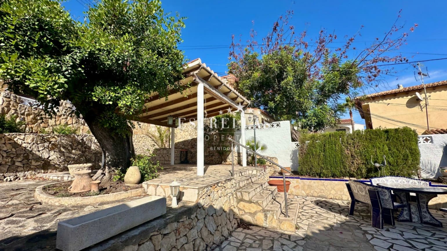 3 sypialnia Willa na sprzedaż w Calpe / Calp z basenem garażem - 450 000 € (Ref: 9393502)