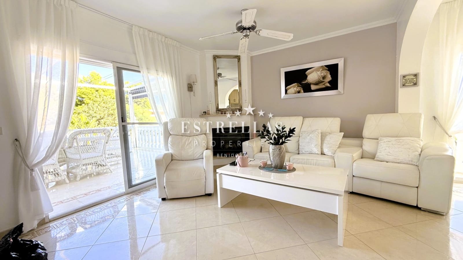 4 bedroom Villa for sale in La Nucia with pool garage - € 580,000 (Ref: 9411358)