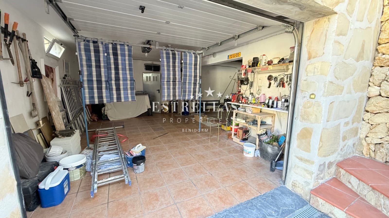 4 bedroom Villa for sale in La Nucia with pool garage - € 580,000 (Ref: 9411358)