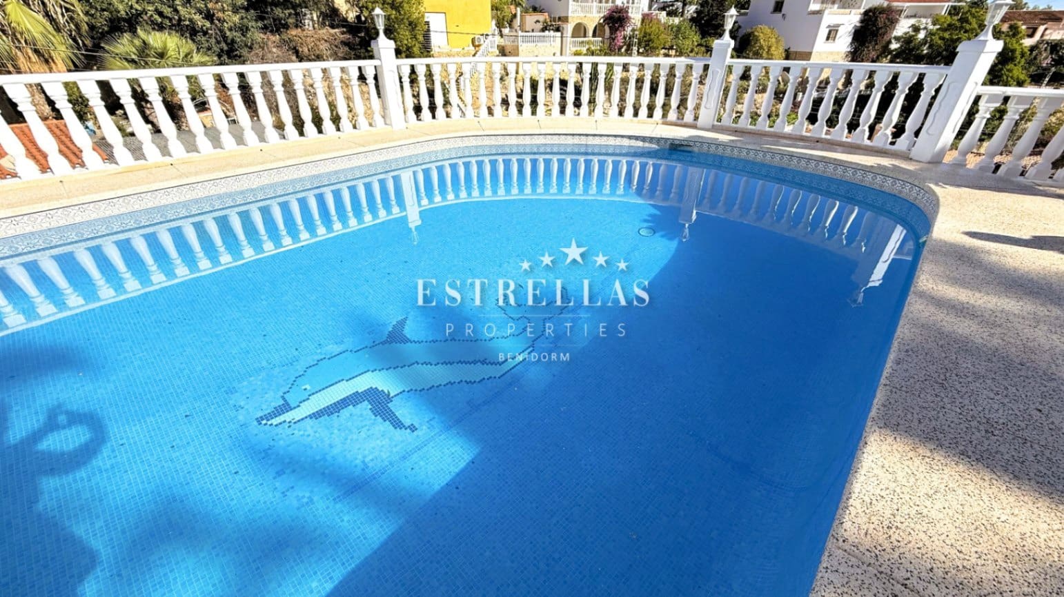 4 bedroom Villa for sale in La Nucia with pool garage - € 580,000 (Ref: 9411358)