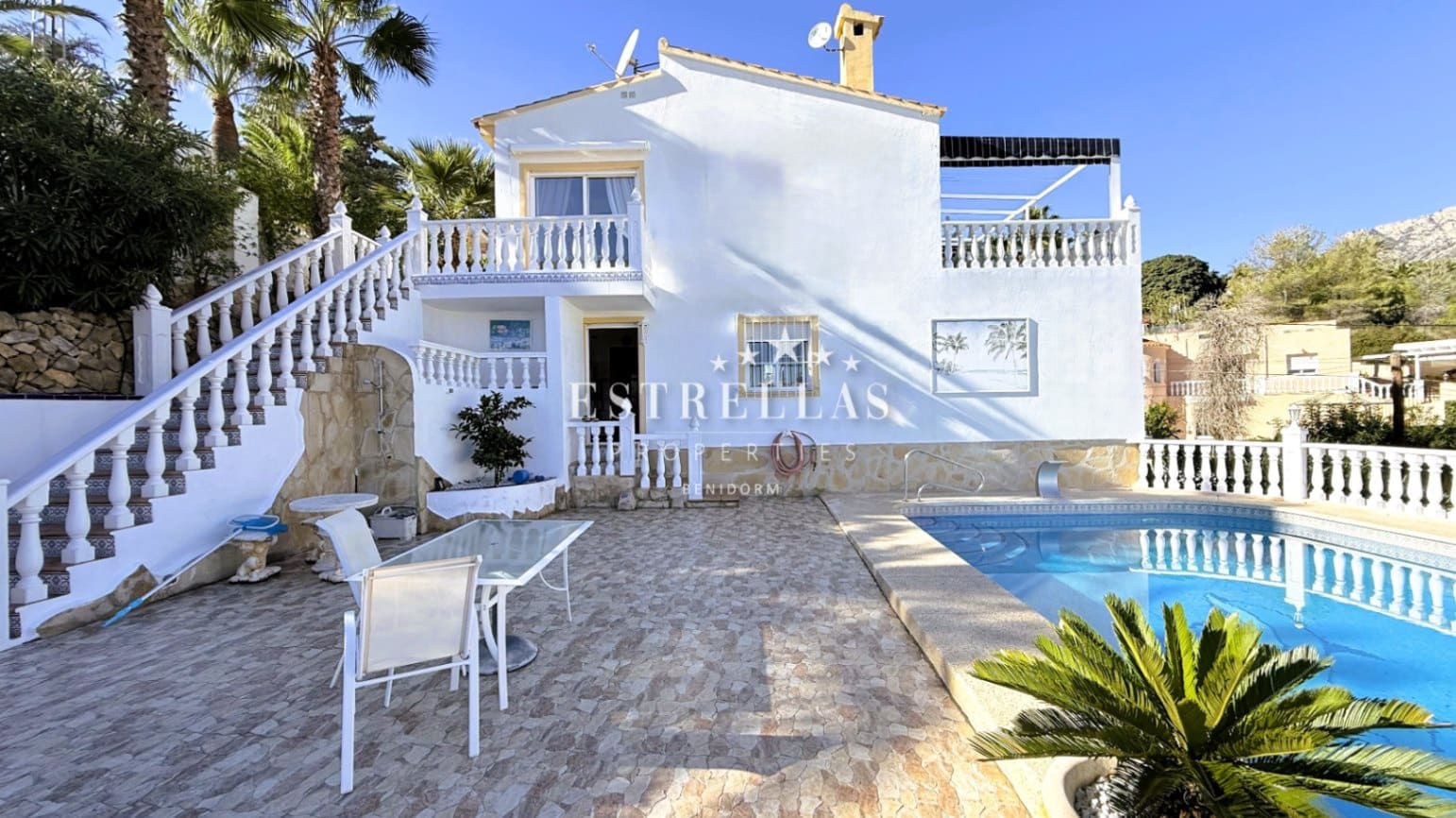 4 bedroom Villa for sale in La Nucia with pool garage - € 580,000 (Ref: 9411358)