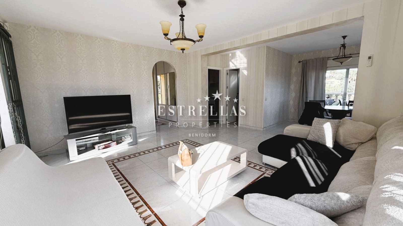 3 soverom Villa til salgs i La Nucia med svømmebasseng garasje - € 590 000 (Ref: 9412835)