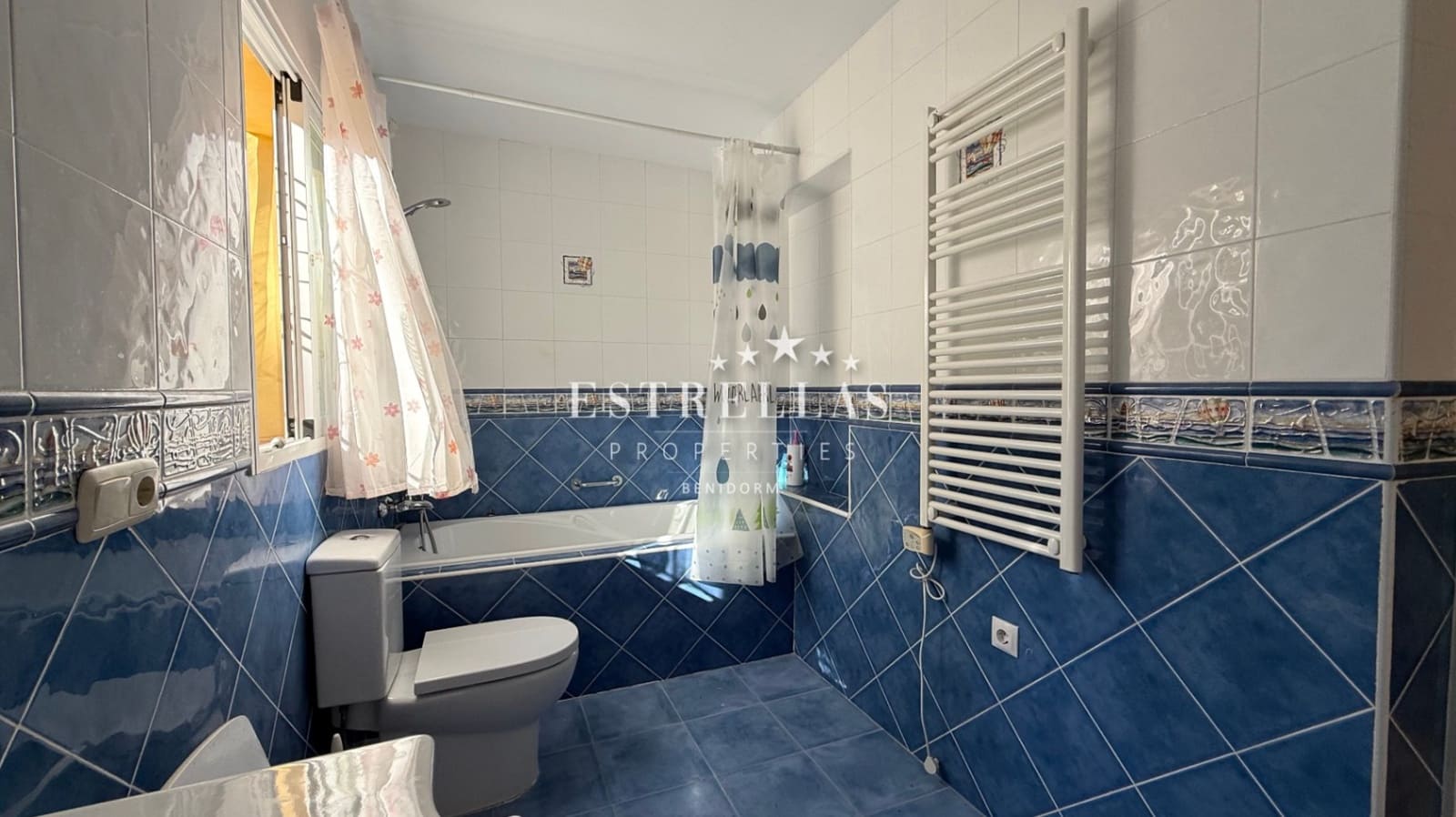 3 soverom Villa til salgs i La Nucia med svømmebasseng garasje - € 590 000 (Ref: 9412835)