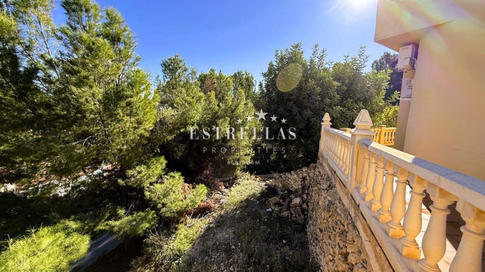 3 soverom Villa til salgs i La Nucia med svømmebasseng garasje - € 590 000 (Ref: 9412835)