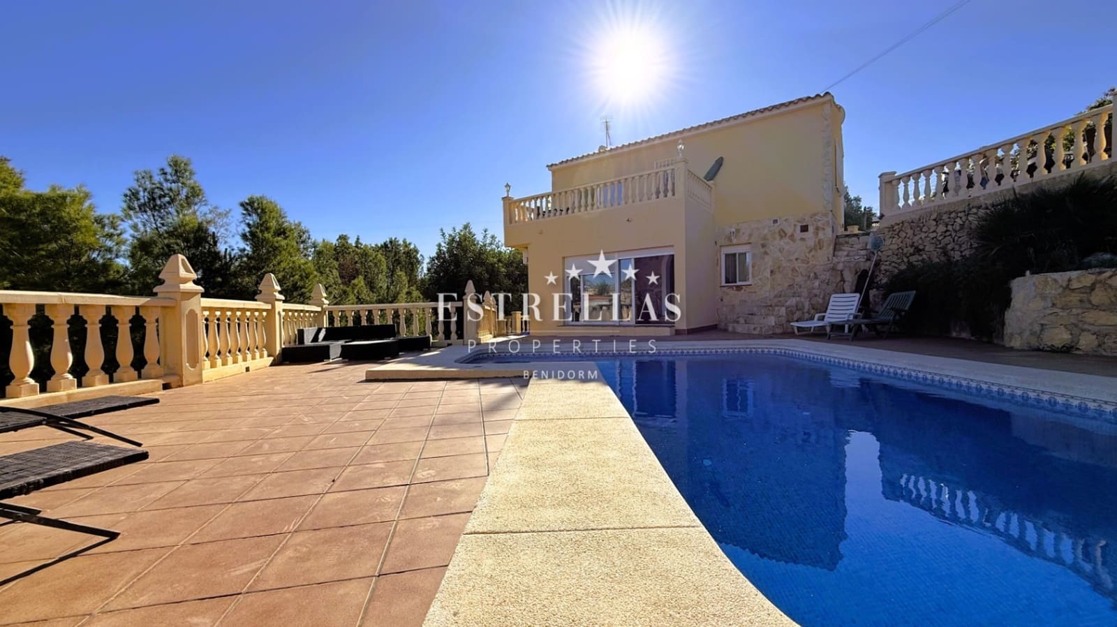 3 soverom Villa til salgs i La Nucia med svømmebasseng garasje - € 590 000 (Ref: 9412835)