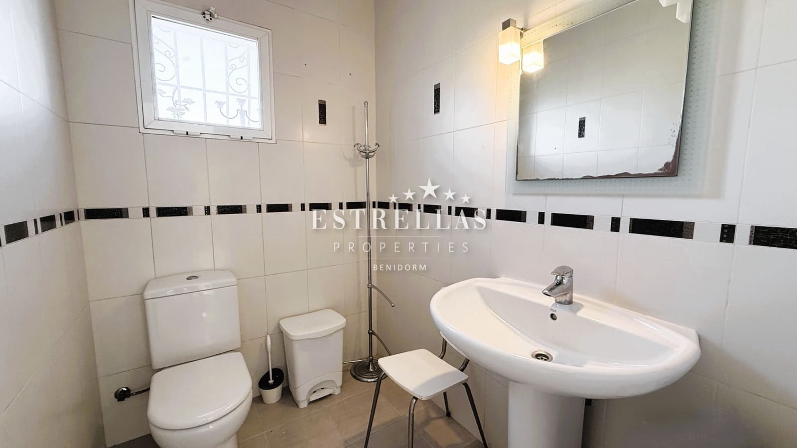 3 soverom Villa til salgs i La Nucia med svømmebasseng garasje - € 590 000 (Ref: 9412835)