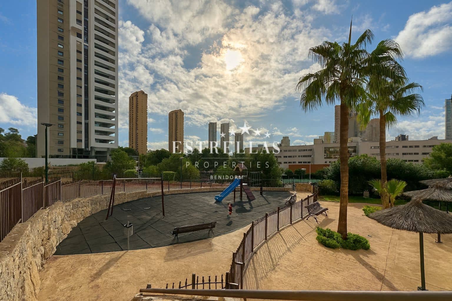 3 soverom Leilighet til salgs i Benidorm med svømmebasseng garasje - € 299 000 (Ref: 9413128)