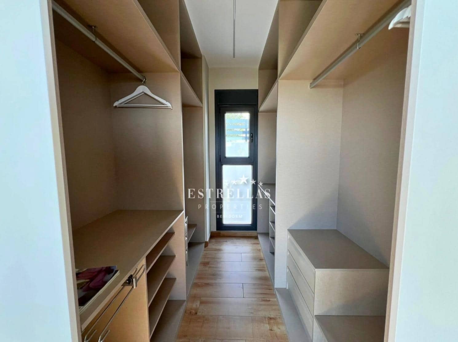 5 sypialnia Willa na sprzedaż w Finestrat z garażem - 1 100 000 € (Ref: 9444900)