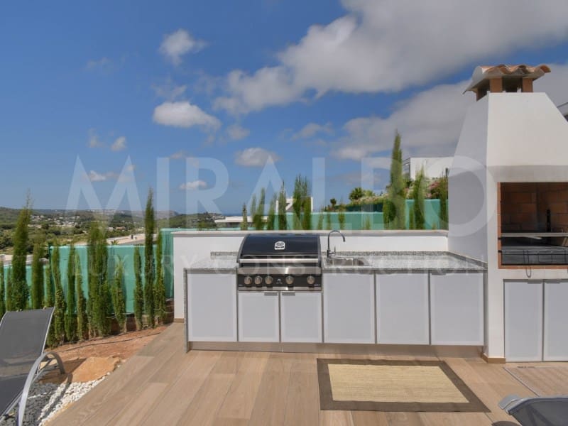 4 quarto Bungalow para venda em Corunha cidade com piscina - 1 490 000 € (Ref: 9488948)