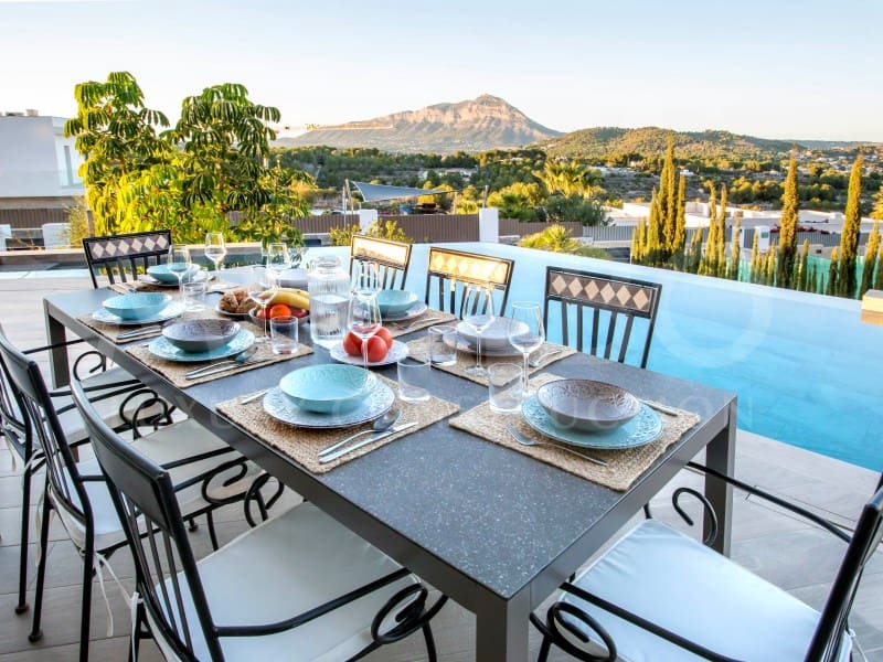 4 quarto Bungalow para venda em Corunha cidade com piscina - 1 490 000 € (Ref: 9488948)