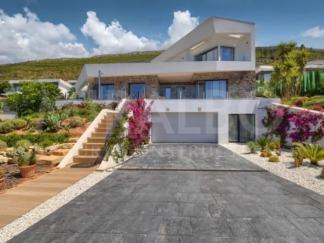 4 slaapkamer Bungalow te koop in A Coruña stad met zwembad - € 1.490.000 (Ref: 9488948)