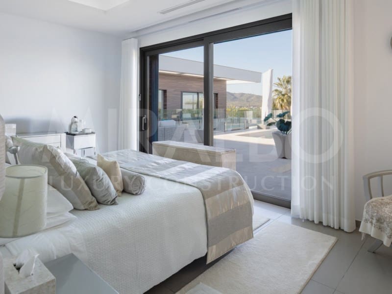 6 sovrum Lägenhet till salu i A Coruna stad - 3 850 000 € (Ref: 9489065)