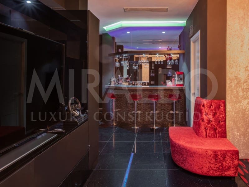 6 sovrum Lägenhet till salu i A Coruna stad - 3 850 000 € (Ref: 9489065)